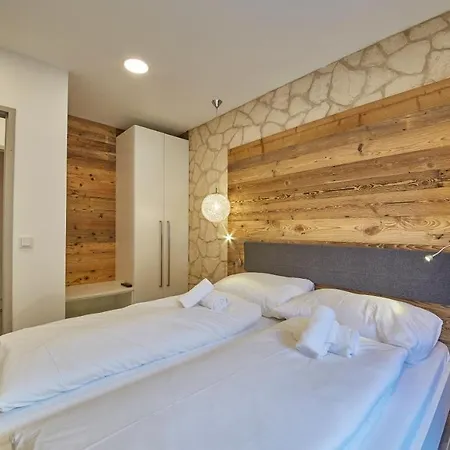 Center Apartment *