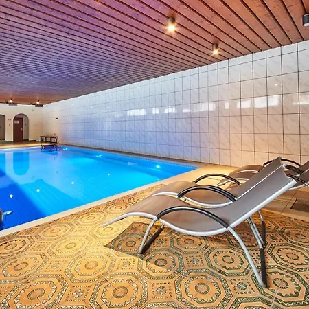 Center Apartment *